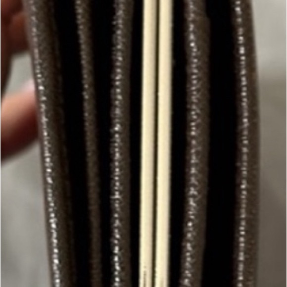 Burberry Long Wallet with kiss lock - Picture 6 of 9